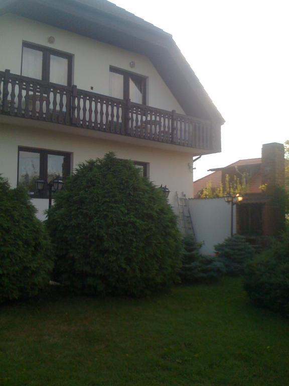 Ilona Panzio Hotel Balatonlelle Buitenkant foto