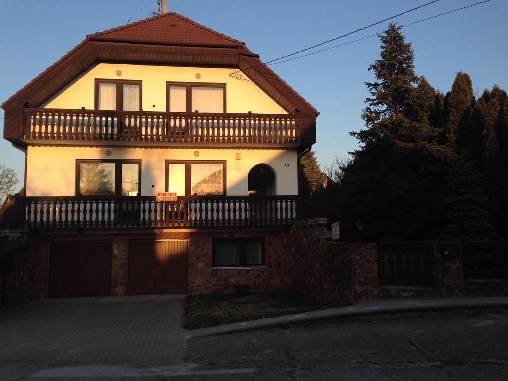 Ilona Panzio Hotel Balatonlelle Buitenkant foto